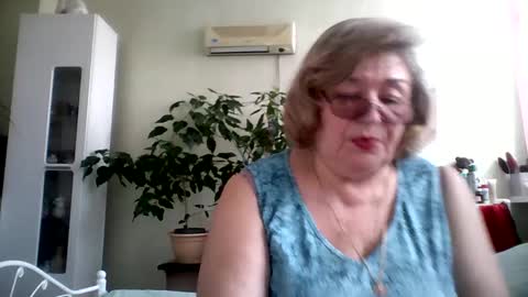 Flowerlower online show from 02/11/25, 01:41