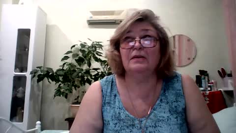 Flowerlower online show from 02/11/25, 04:56