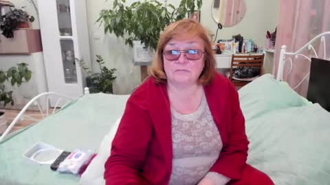 Snapshot of flowerlover8 chatting on 09/28/25, 08:25 Flowerlower online show from 09/28/25, 08:25