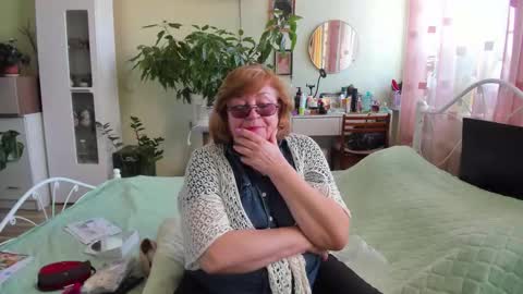 Snapshot of flowerlover8 chatting on 09/29/25, 09:58 Flowerlower online show from 09/29/25, 09:58