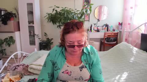 Snapshot of flowerlover8 chatting on 10/01/25, 11:05 Flowerlower online show from 10/01/25, 11:05