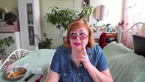 Snapshot of flowerlover8 chatting on 10/04/25, 08:45 Flowerlower online show from 10/04/25, 08:45