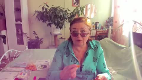 Snapshot of flowerlover8 chatting on 10/09/25, 11:08 Flowerlower online show from 10/09/25, 11:08