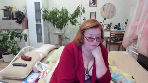 Snapshot of flowerlover8 chatting on 10/14/25, 07:03 Flowerlower online show from 10/14/25, 07:03