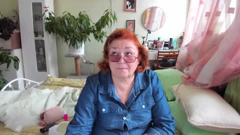 Snapshot of flowerlover8 chatting on 10/15/25, 07:19 Flowerlower online show from 10/15/25, 07:19