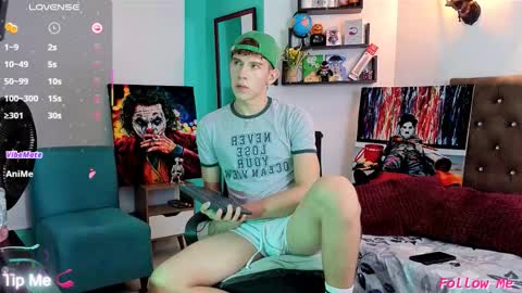 Snapshot of flowers109 chatting on 11/26/25, 11:28 flowers109 online show from 11/26/25, 11:28