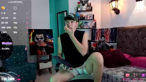 Snapshot of flowers109 chatting on 12/04/25, 11:02 flowers109 online show from 12/04/25, 11:02