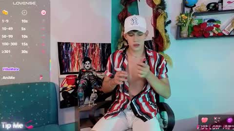 Snapshot of flowers109 chatting on 12/13/25, 11:32 flowers109 online show from 12/13/25, 11:32