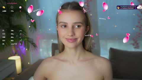 Snapshot of fluffy_angel chatting on 01/10/25, 08:40 Adeline online show from 01/10/25, 08:40
