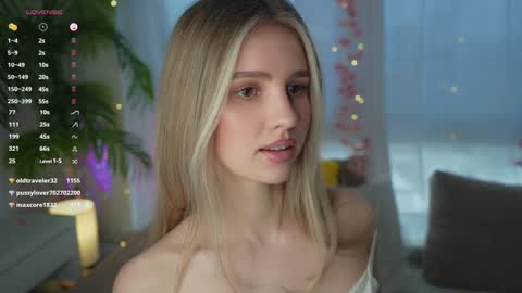 Snapshot of fluffy_angel chatting on 01/14/25, 11:10 Adeline online show from 01/14/25, 11:10