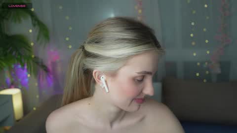 Snapshot of fluffy_angel chatting on 01/20/25, 02:46 Adeline online show from 01/20/25, 02:46