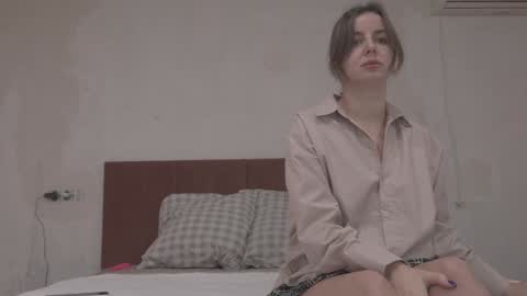 Snapshot of fluffy_hat chatting on 12/22/24, 06:06 Fluffy and Krut online show from 12/22/24, 06:06