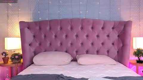 Snapshot of fluffy_ice chatting on 10/06/25, 09:12 Mia online show from 10/06/25, 09:12