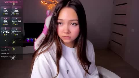 Snapshot of fluffy_rose chatting on 09/28/25, 02:33 Rose online show from 09/28/25, 02:33