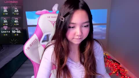 Snapshot of fluffy_rose chatting on 11/06/25, 03:13 Rose online show from 11/06/25, 03:13