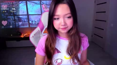 Snapshot of fluffy_rose chatting on 11/22/25, 12:53 Rose online show from 11/22/25, 12:53