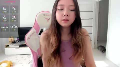 Snapshot of fluffy_rose chatting on 06/09/26, 01:06 Rose online show from 06/09/26, 01:06