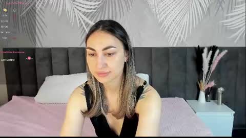 Snapshot of fly_ari chatting on 06/12/26, 01:59 fly_ari online show from 06/12/26, 01:59