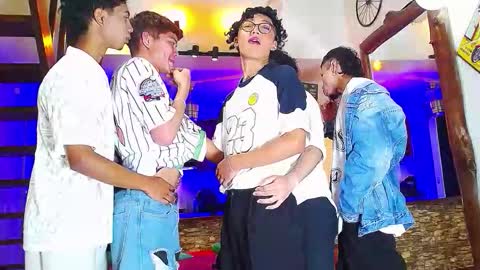 Snapshot of flyckers chatting on 10/07/25, 08:17 flyckers online show from 10/07/25, 08:17