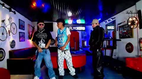 flyckers online show from 06/09/26, 01:12