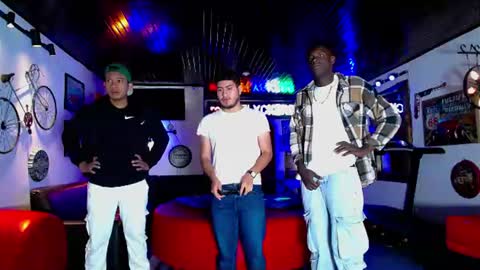 flyckers online show from 07/10/26, 12:08