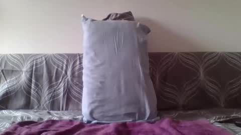 flylen online show from 09/19/25, 09:22