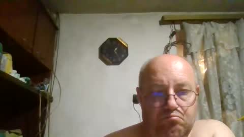 Snapshot of fm_group_nederland chatting on 09/14/25, 10:20 VIP Magnolia online show from 09/14/25, 10:20