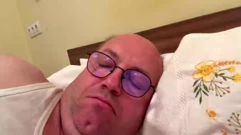 Snapshot of fm_group_nederland chatting on 09/22/25, 07:05 VIP Magnolia online show from 09/22/25, 07:05