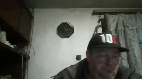 Snapshot of fm_group_nederland chatting on 10/03/25, 11:51 VIP Magnolia online show from 10/03/25, 11:51