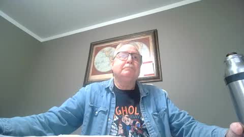 Snapshot of fmfsocal123 chatting on 12/04/24, 01:03 fmfsocal123 online show from 12/04/24, 01:03