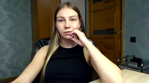 Molli  Ready for any play with you. Hottest show in pvt  Help a student earn big tokens  online show from 12/02/24, 08:00