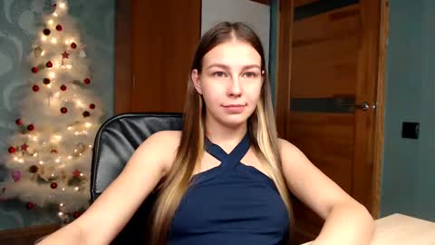 Molli  Ready for any play with you. Hottest show in pvt  Help a student earn big tokens  online show from 12/16/24, 03:30