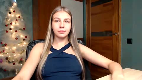 Molli  Ready for any play with you. Hottest show in pvt  Help a student earn big tokens  online show from 12/18/24, 03:15