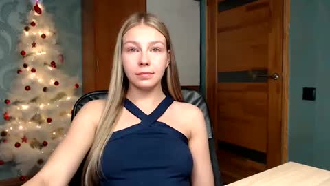 Molli  Ready for any play with you. Hottest show in pvt  Help a student earn big tokens  online show from 01/24/25, 02:07