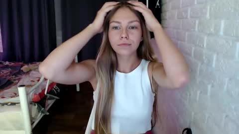 Molli  Ready for any play with you. Hottest show in pvt  Help a student earn big tokens  online show from 09/10/25, 12:10