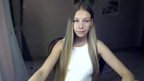 Snapshot of fofhcf chatting on 09/20/25, 08:43 Molli Ready for any play with you. Hottest show in pvt Help a student earn big tokens online show from 09/20/25, 08:43