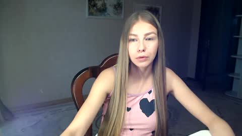 Snapshot of fofhcf chatting on 10/06/25, 02:03 Molli Ready for any play with you. Hottest show in pvt Help a student earn big tokens online show from 10/06/25, 02:03