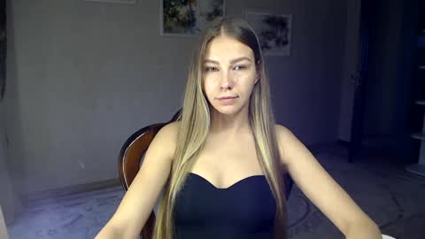 Snapshot of fofhcf chatting on 10/09/25, 12:03 Molli Ready for any play with you. Hottest show in pvt Help a student earn big tokens online show from 10/09/25, 12:03