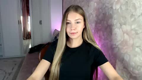 Snapshot of fofhcf chatting on 10/15/25, 12:27 Molli Ready for any play with you. Hottest show in pvt Help a student earn big tokens online show from 10/15/25, 12:27