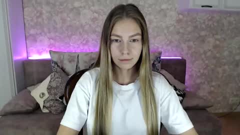 Snapshot of fofhcf chatting on 11/27/25, 06:54 Molli Ready for any play with you. Hottest show in pvt Help a student earn big tokens online show from 11/27/25, 06:54