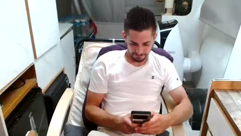 independent model online show from 06/25/26, 07:29