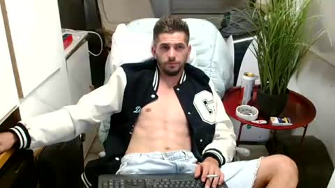 independent model online show from 07/13/26, 07:05