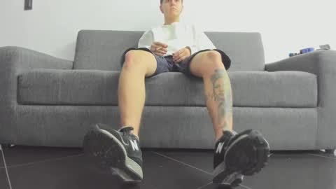 foot_master777 online show from 02/13/25, 04:22