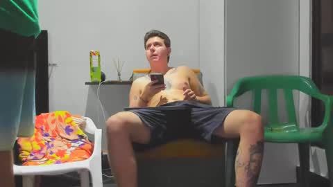 foot_master777 online show from 02/25/25, 12:47