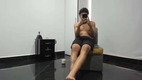 foot_master777 online show from 02/26/25, 09:48