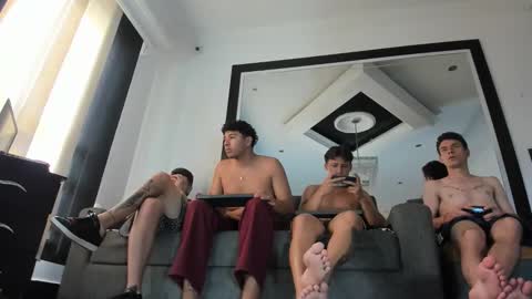 Snapshot of foot_master777 chatting on 09/28/25, 07:52 foot_master777 online show from 09/28/25, 07:52