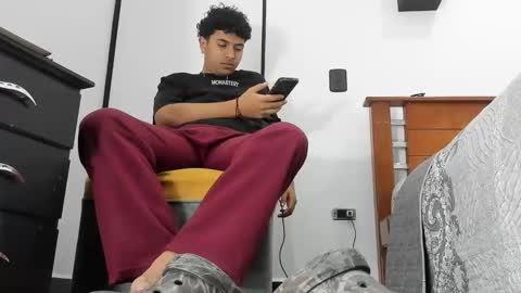 Snapshot of foot_master777 chatting on 09/30/25, 07:24 foot_master777 online show from 09/30/25, 07:24