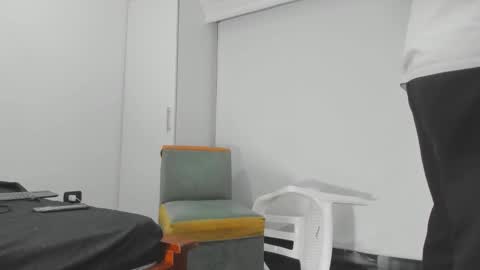 Snapshot of foot_master777 chatting on 10/13/25, 06:13 foot_master777 online show from 10/13/25, 06:13