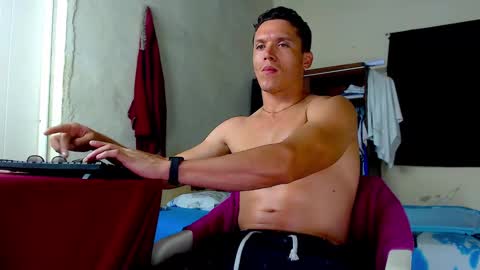 Snapshot of forestcanm chatting on 09/14/25, 02:22 Frank online show from 09/14/25, 02:22