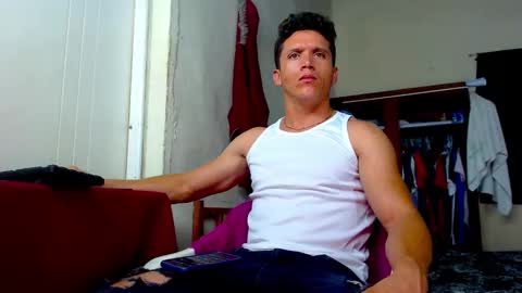 Snapshot of forestcanm chatting on 09/22/25, 01:07 Frank online show from 09/22/25, 01:07